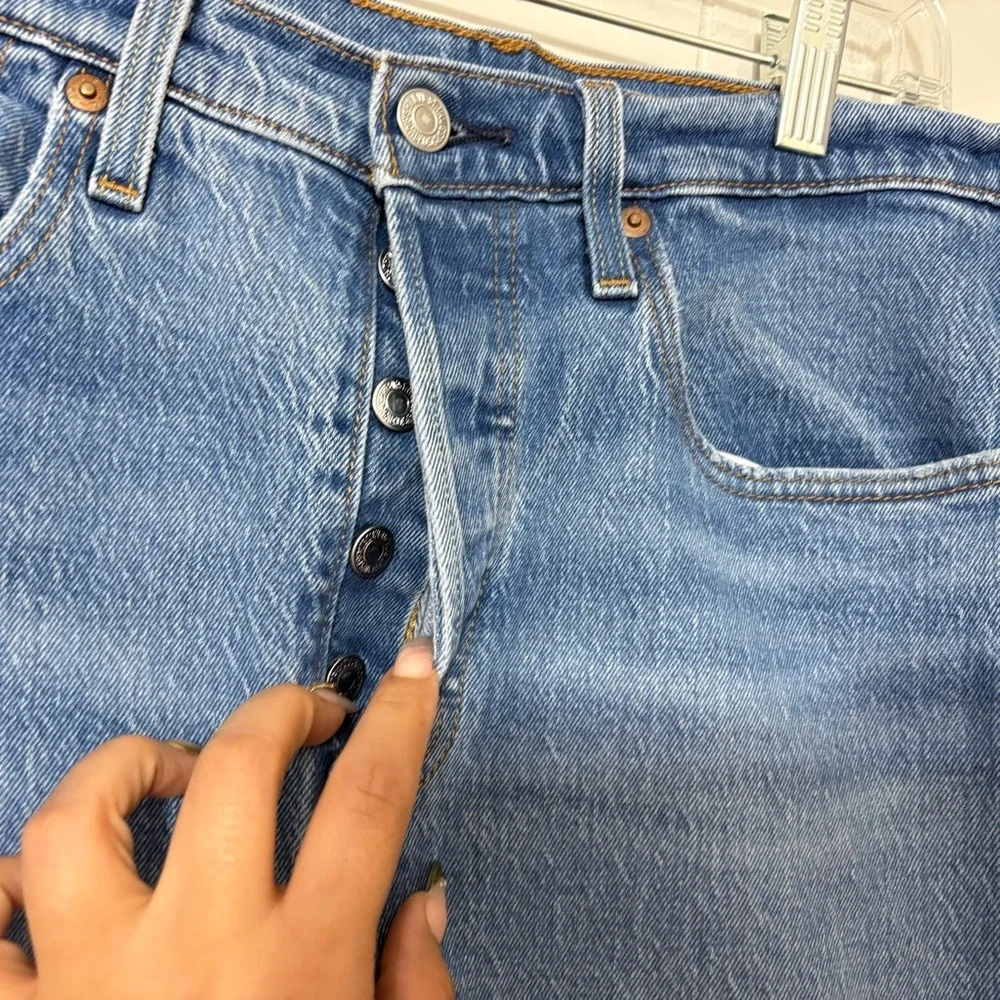 Levi’s 501 Original High Rise Straight Leg Distressed Jeans Women’s Size 30